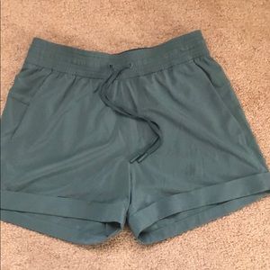 Lululemon spring break away short